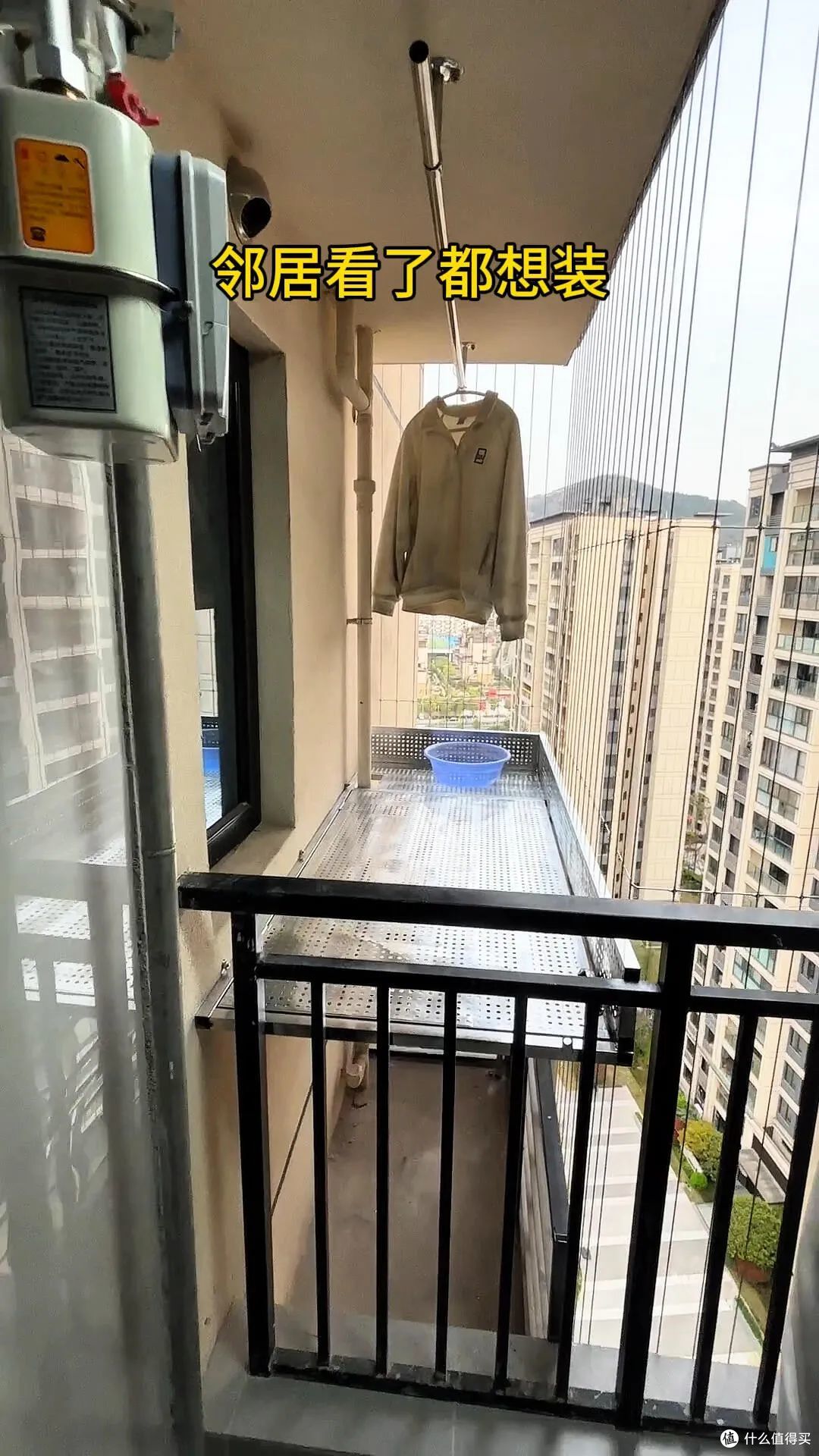 被邻居家的“高级晾衣法”折服了,换个思路,简直好用到离谱