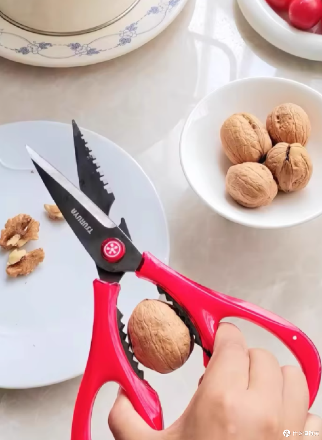 鹤家印厨房剪刀:厨房中的全能助手