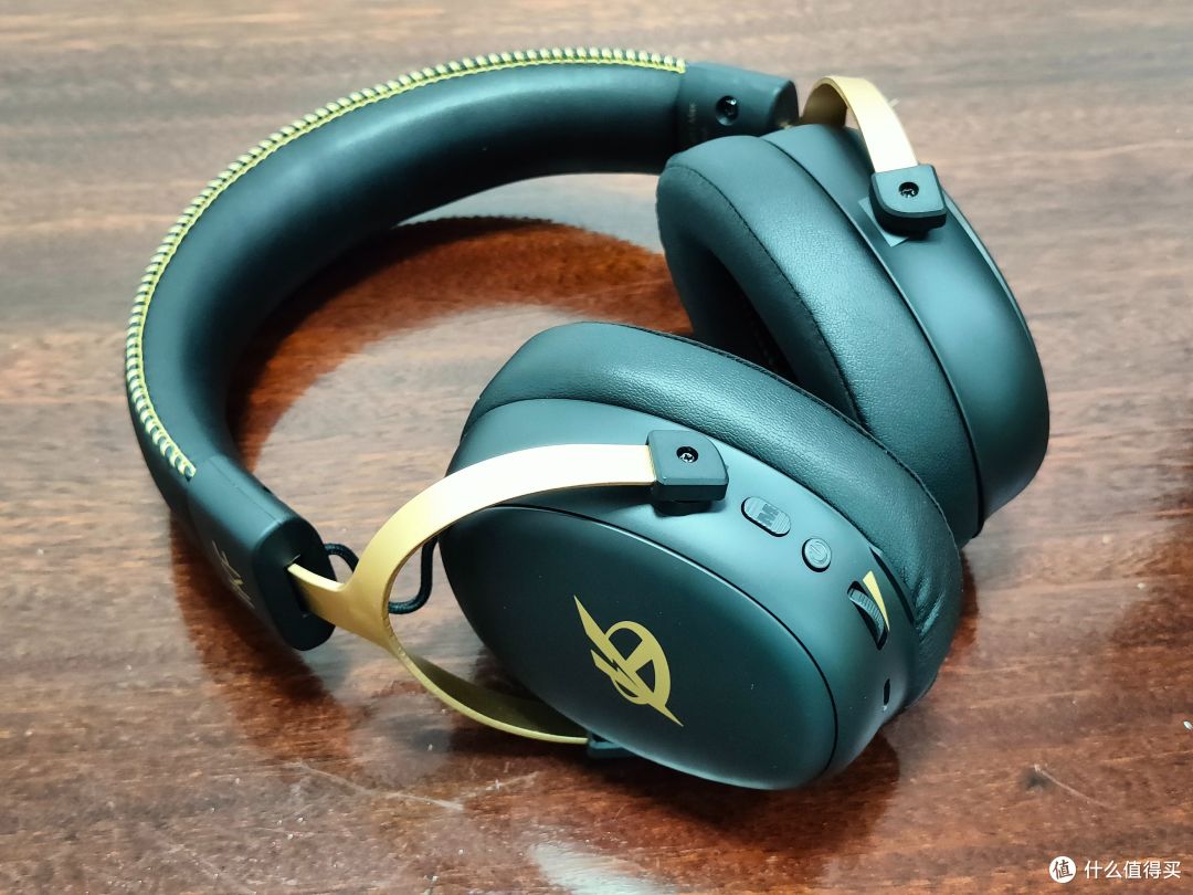 黑金色 iKF V11 Max 上手：冰感耳罩 + 四模连接，超强开黑神器