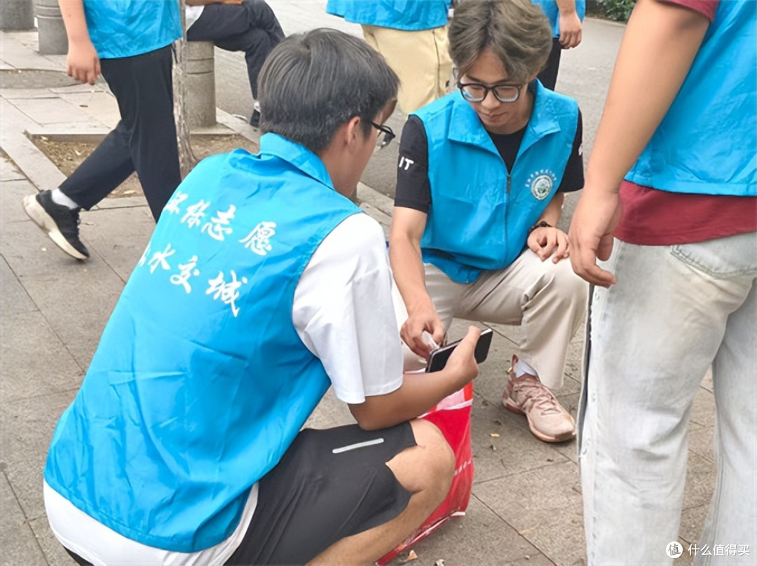 山西吕梁:净城行动暖人心 生态日里绘青绿