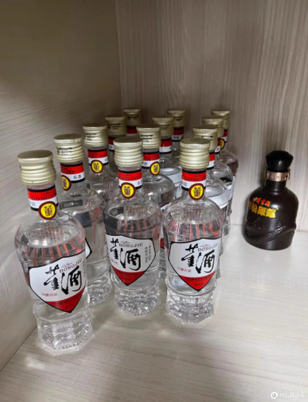 这瓶 1989 年金奖复刻董酒,把 34 年的传奇装进 125ml 小瓶里