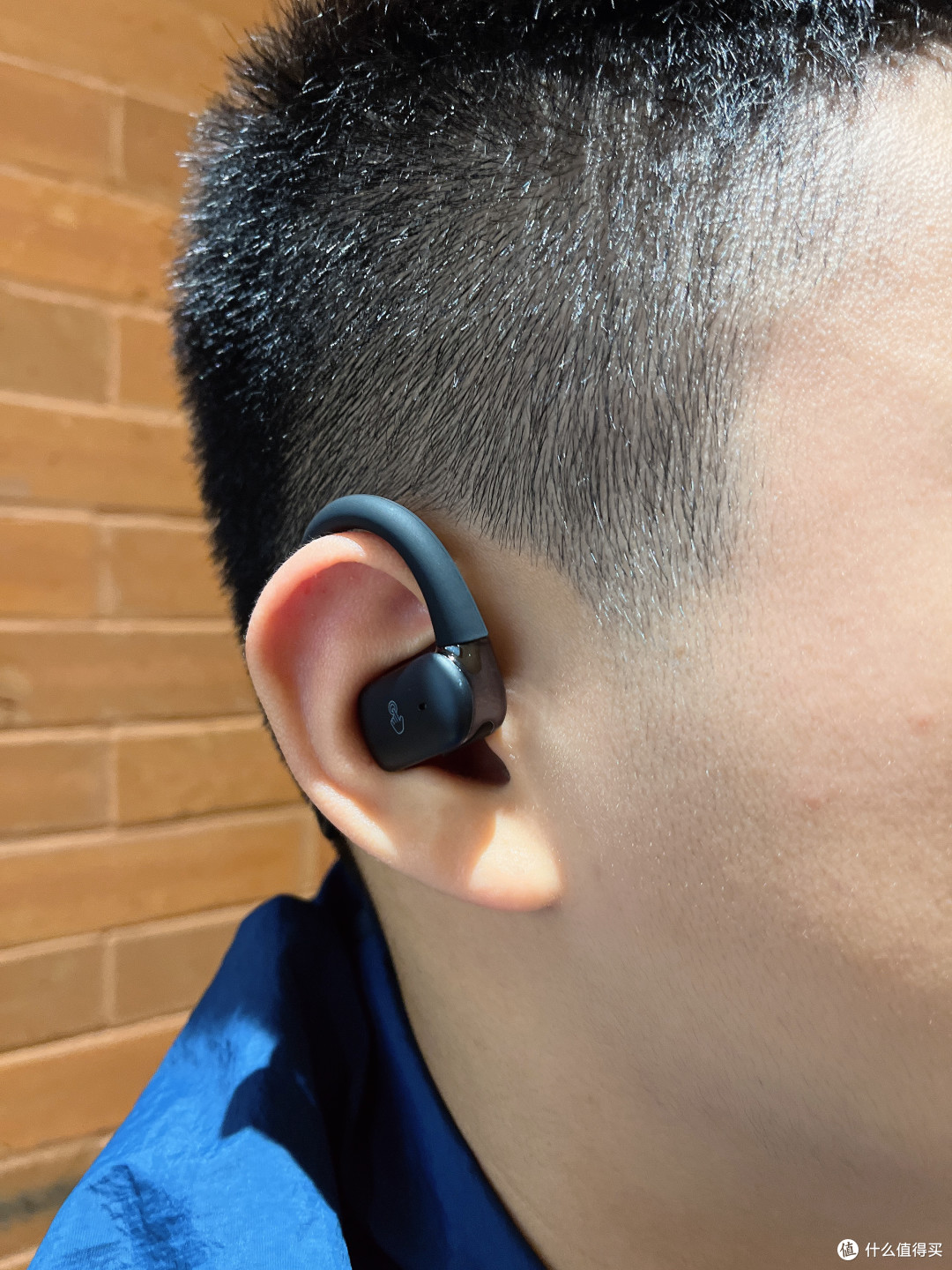 运动与音乐的完美共生:BLINBLIN HM-50耳挂式运动蓝牙耳机体验