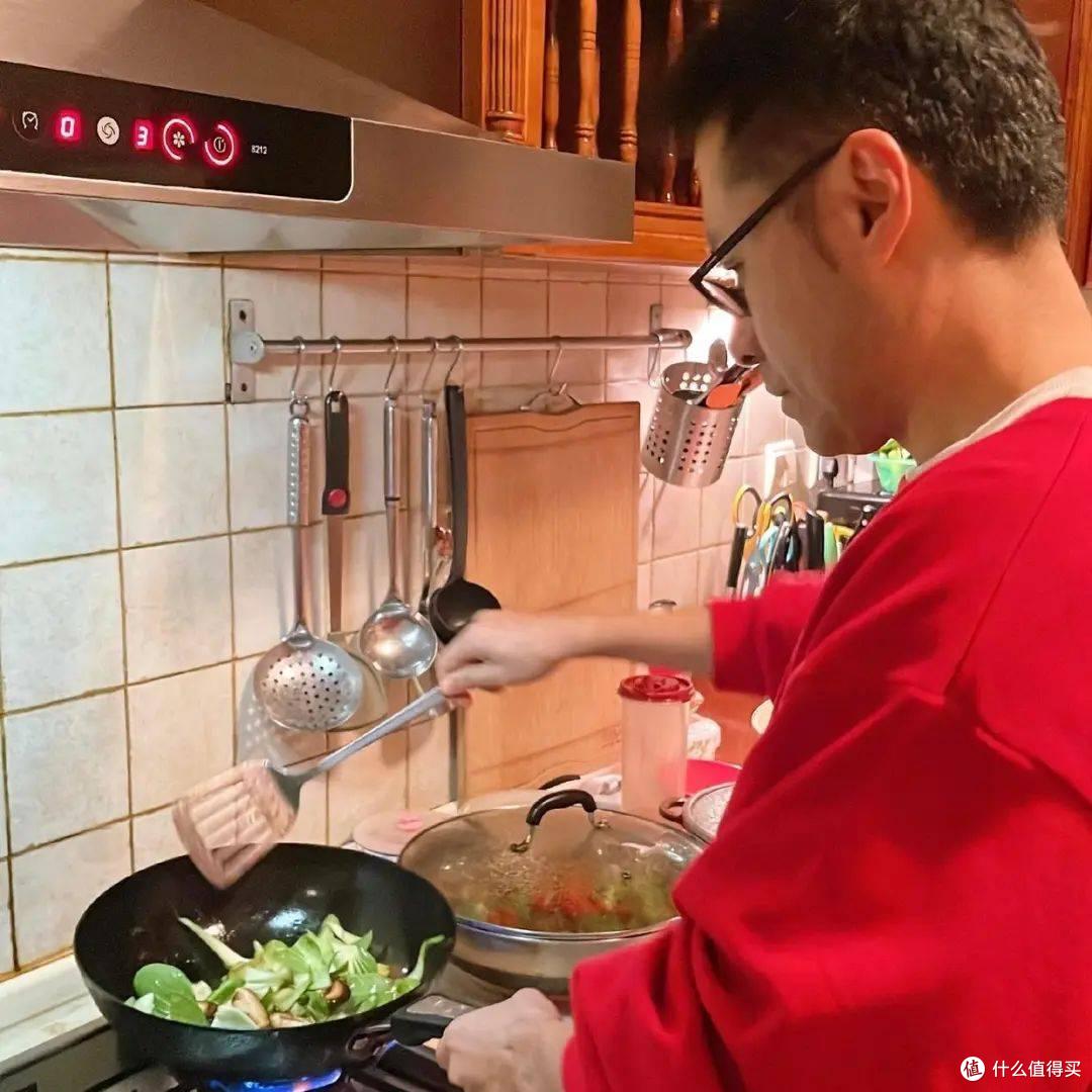 歌手“黄征”的院子火了,仅一菜园子就圈粉百万,一看就不是摆拍