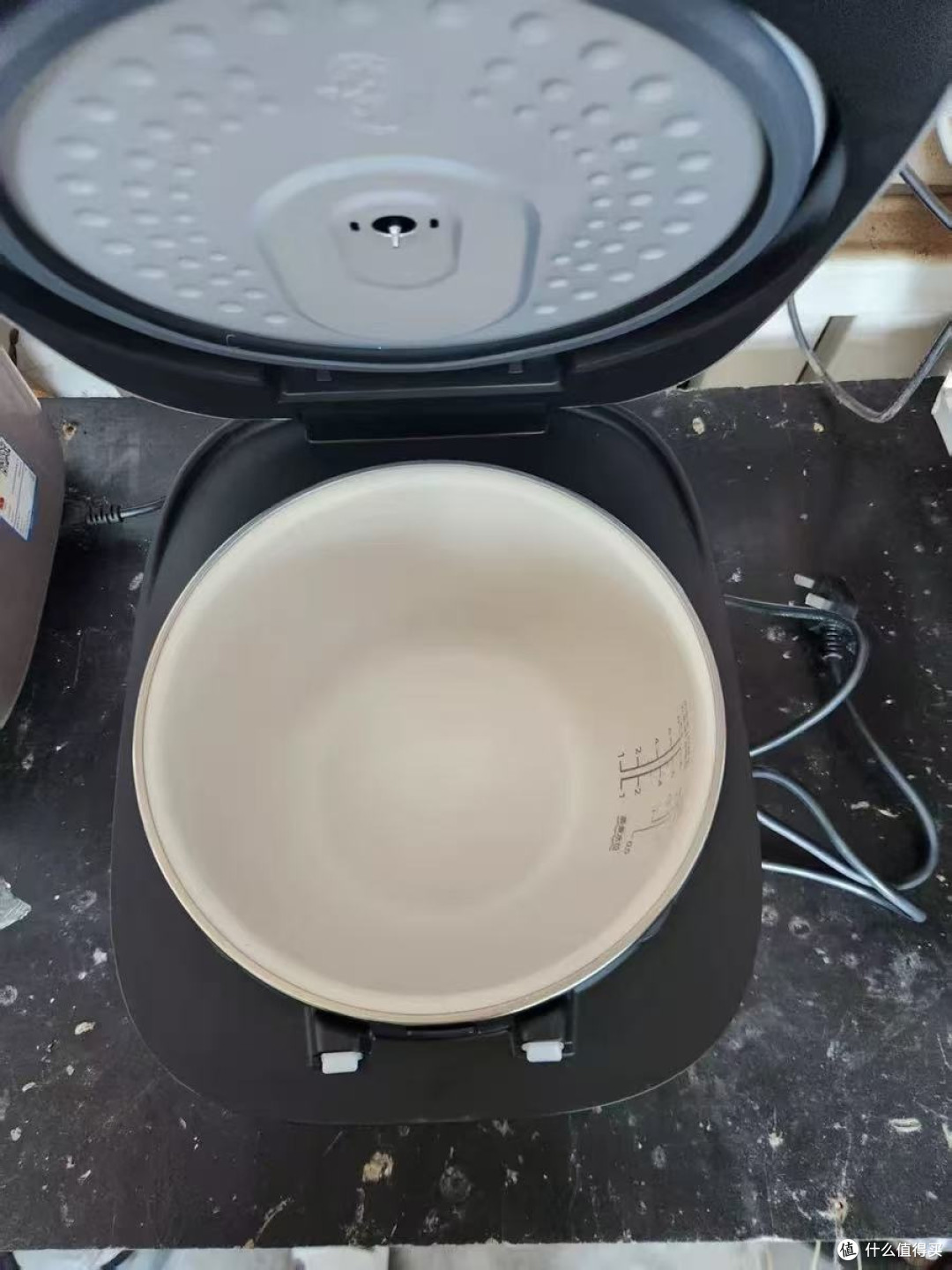 前段时间家里的老电饭煲“退休”了，我千挑万选，