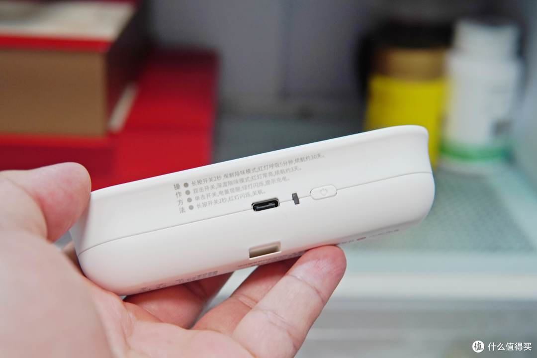 张大妈签到2000天专享礼物——冰箱除味器,拆解分析其工作原理