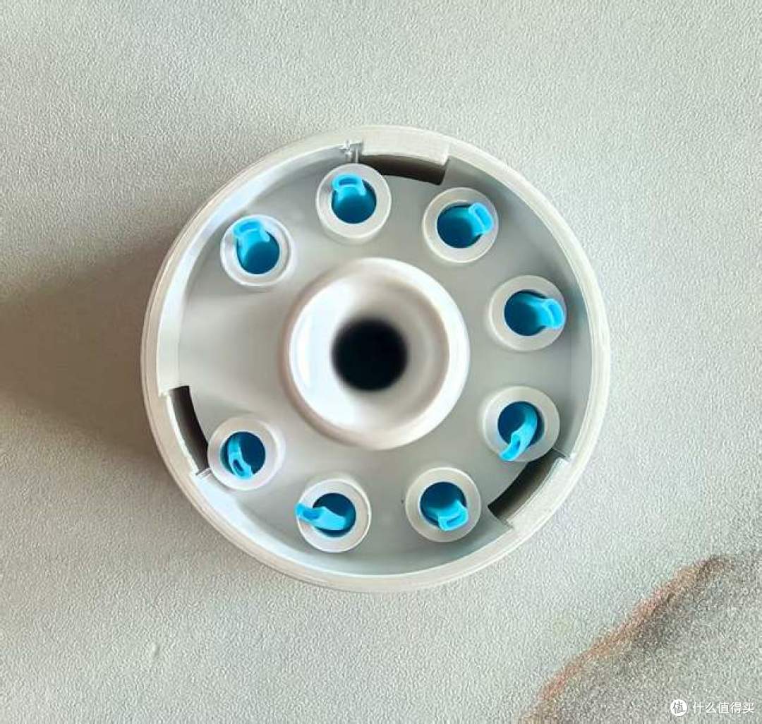 6颗LED灯照出全部细节,西圣Find X自带1500万像素、紫外线消毒