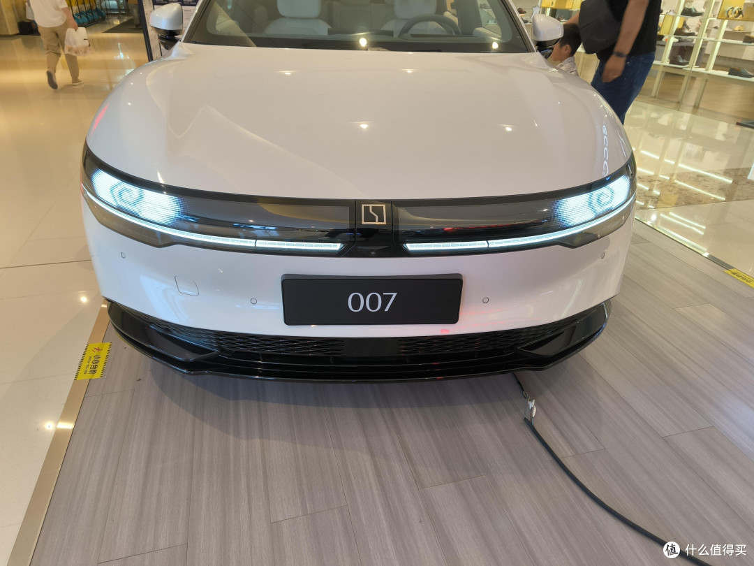 极氪007智驾科技:传感器与AI的深度融合