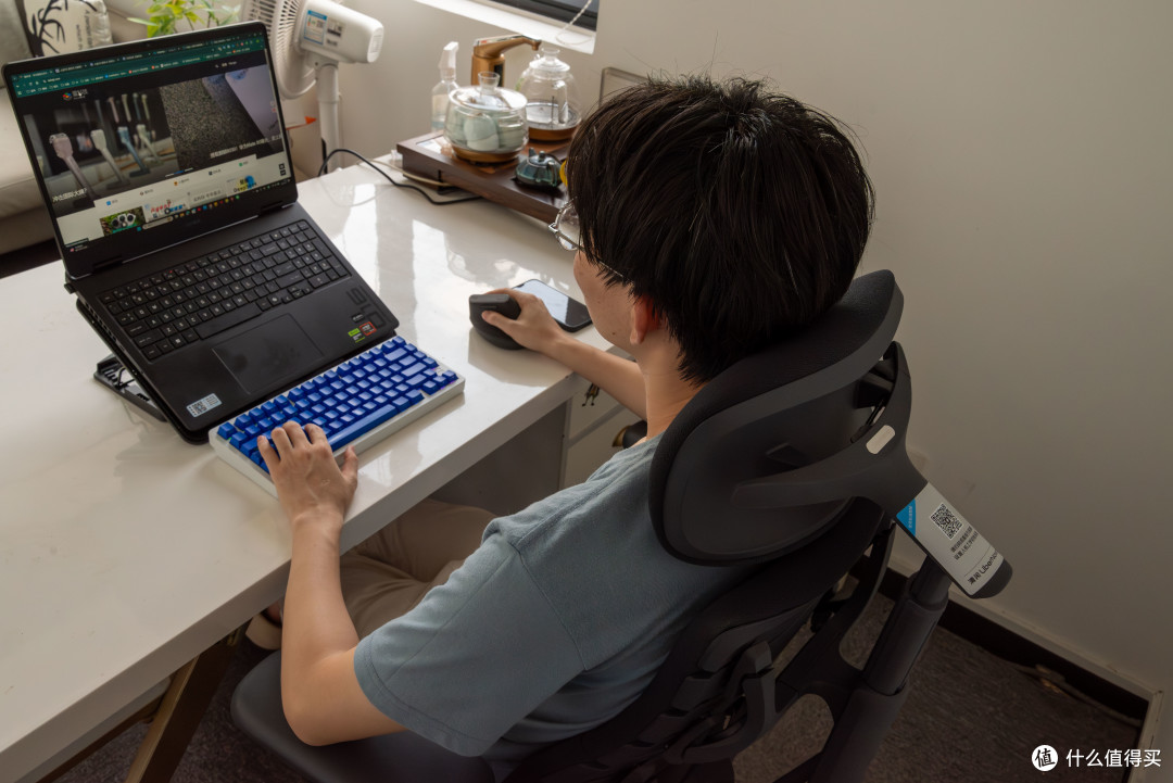 国产高端工学椅黑马来了！清闲动态人机工学椅体验：太舒服了