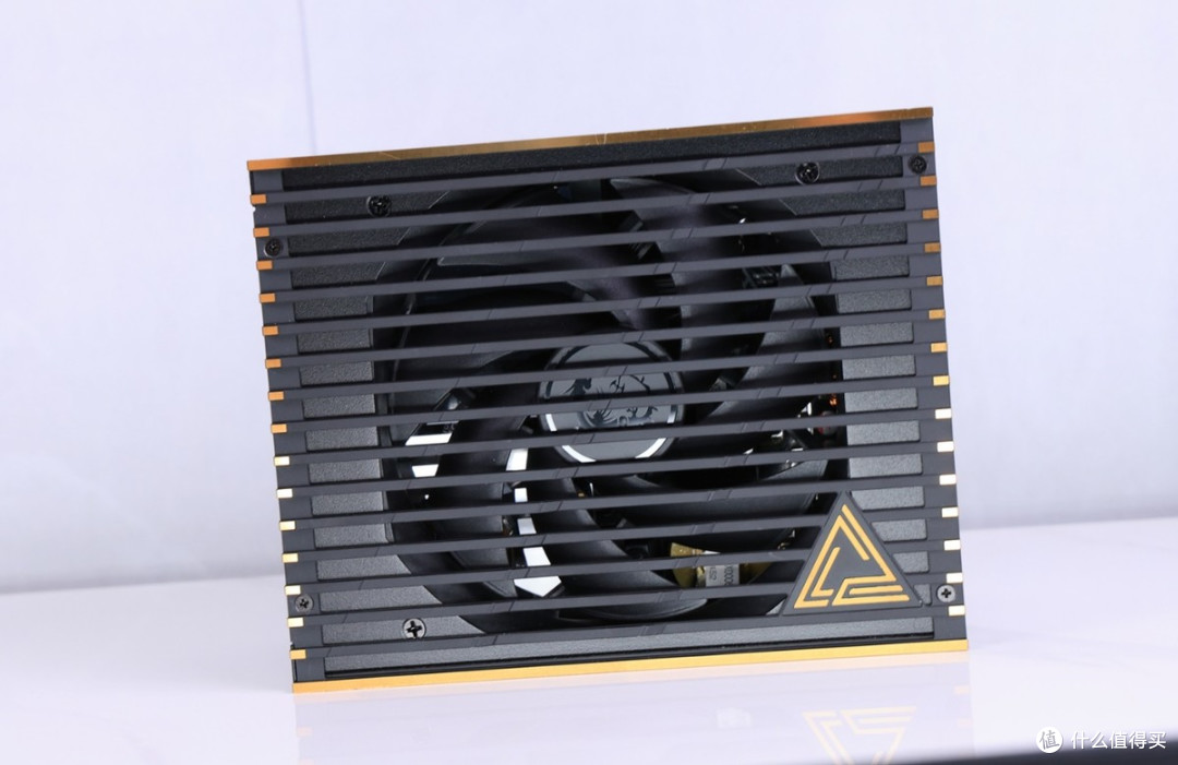 电源也有土豪金?微星MEG Ai1600T PCIE5旗舰电源上手体验