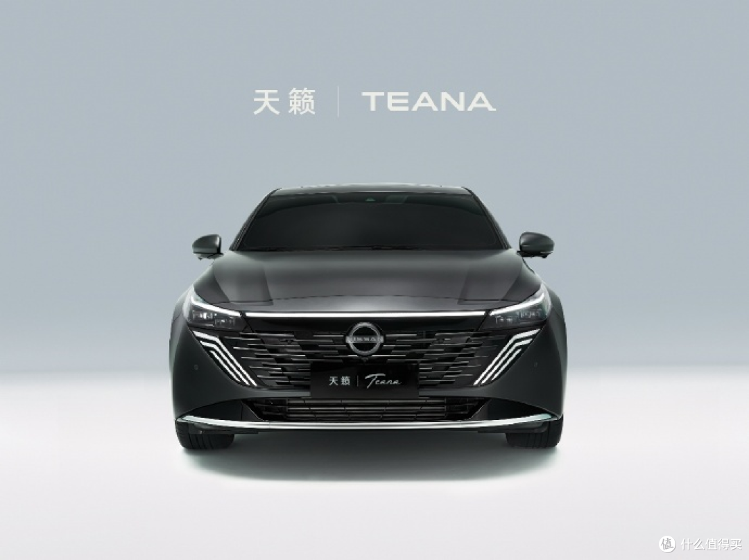 贯穿式头尾灯、发光字母标识、TEANA尾标回归,东风日产天籁PLUS