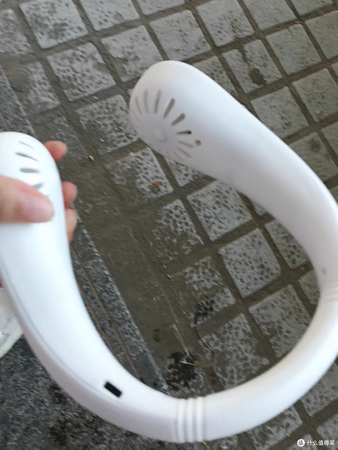 夏季户外露营必备!高颜值挂脖风扇