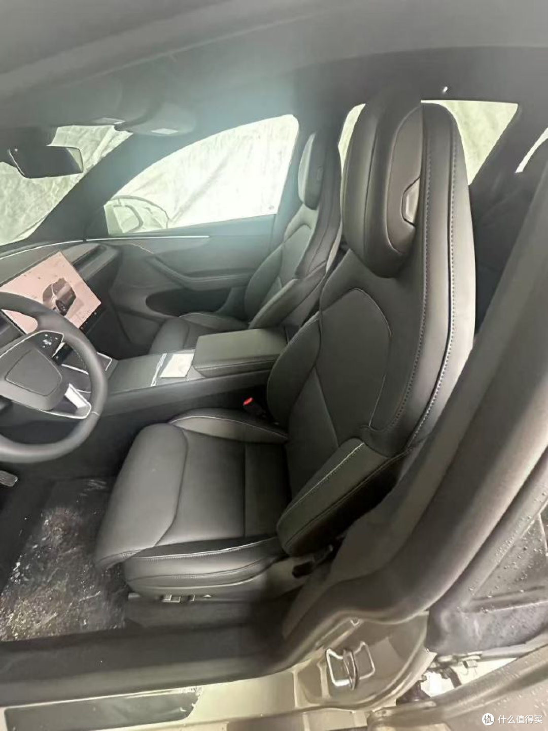所有看不见的地方,用料都是顶级的?33.9万起,特斯拉 Model Y L