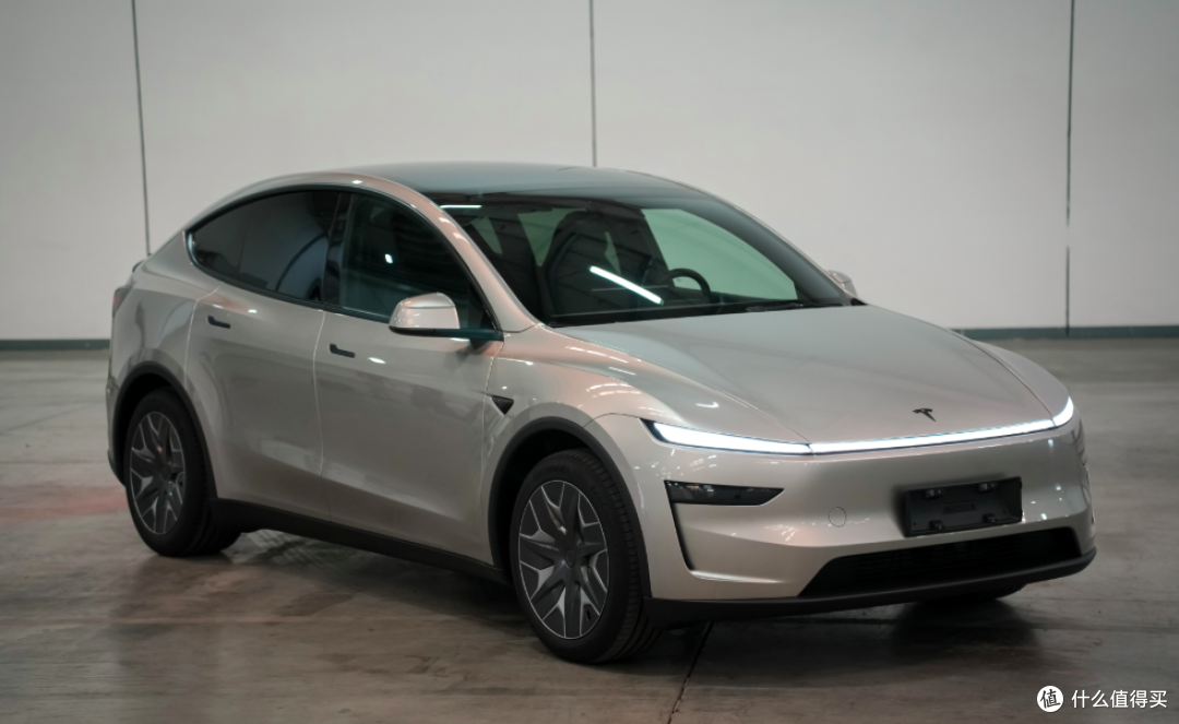 所有看不见的地方,用料都是顶级的?33.9万起,特斯拉 Model Y L
