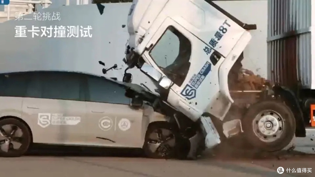 理想i8交付,李想请乘龙卡车司机吃饭:碰一杯,现实中就不碰了