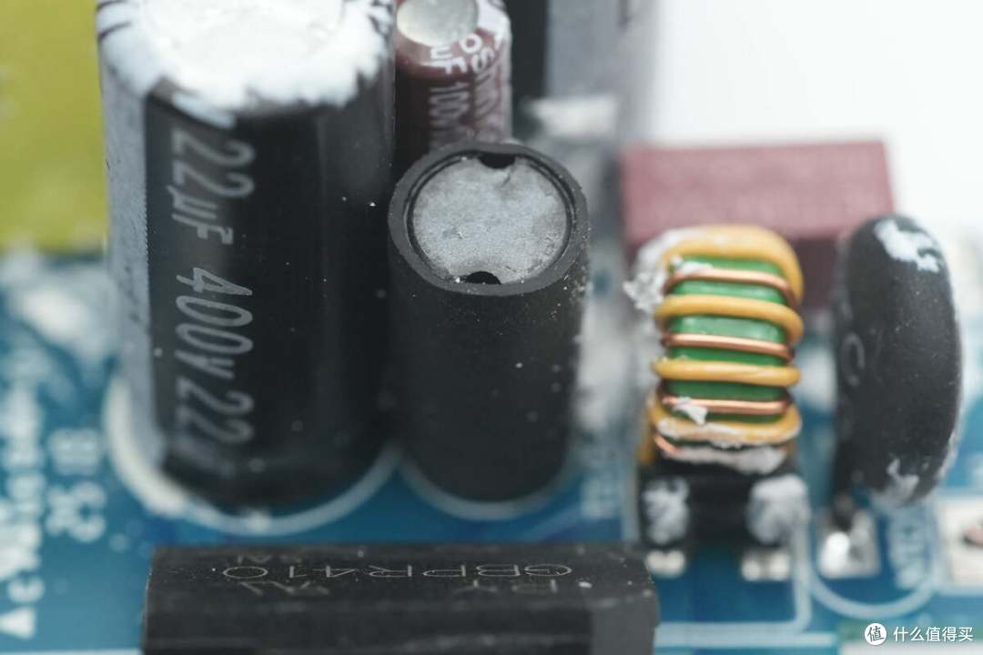 支持33W PPS/UFCS融合快充，绿联45W氮化镓快充充电器拆解