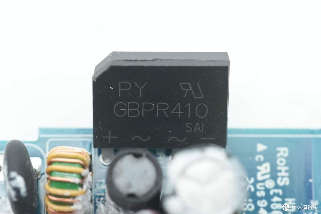 支持33W PPS/UFCS融合快充，绿联45W氮化镓快充充电器拆解