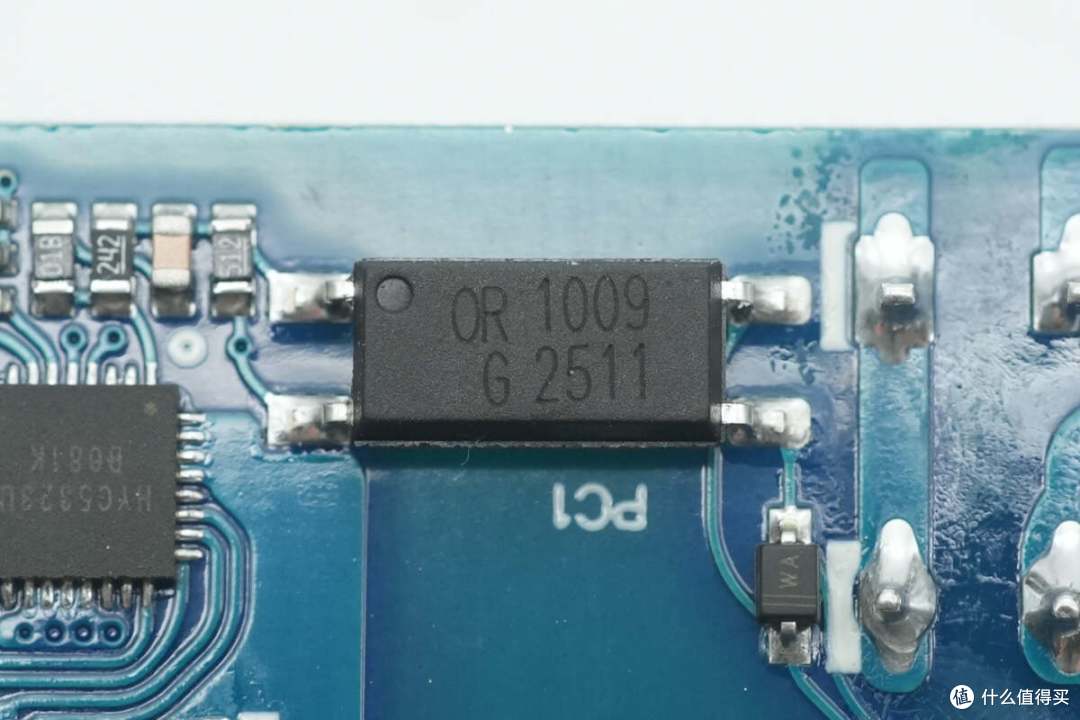 支持33W PPS/UFCS融合快充，绿联45W氮化镓快充充电器拆解