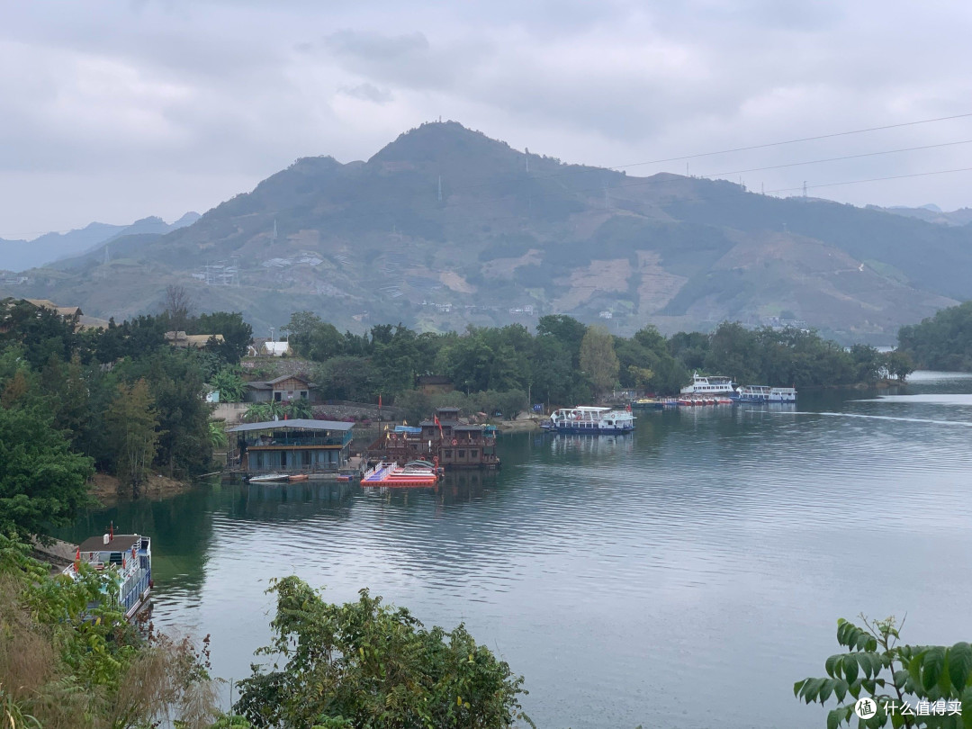 北盘江大峡谷:避暑与自然探索