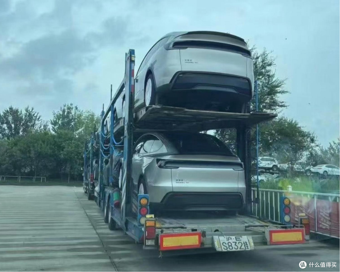 特斯拉Model Y L六座版上市！33.9万起，理想i8遭遇最强狙击？