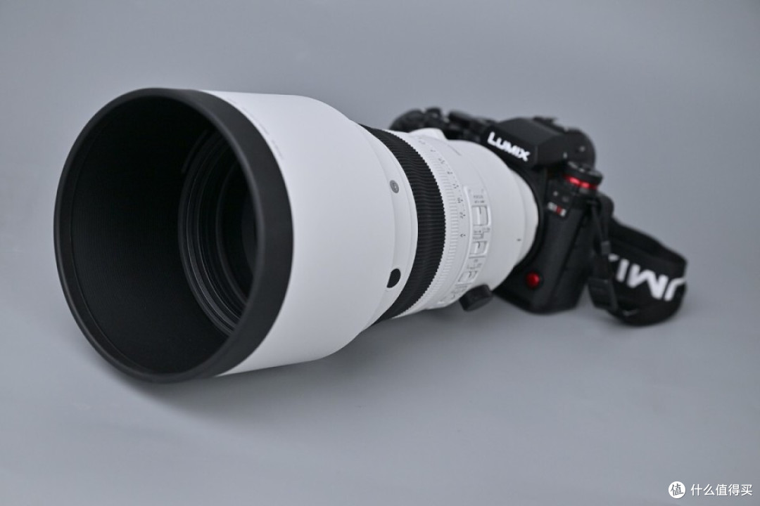 适马200mm F2 DG OS：大光圈长焦镜头的全能王者