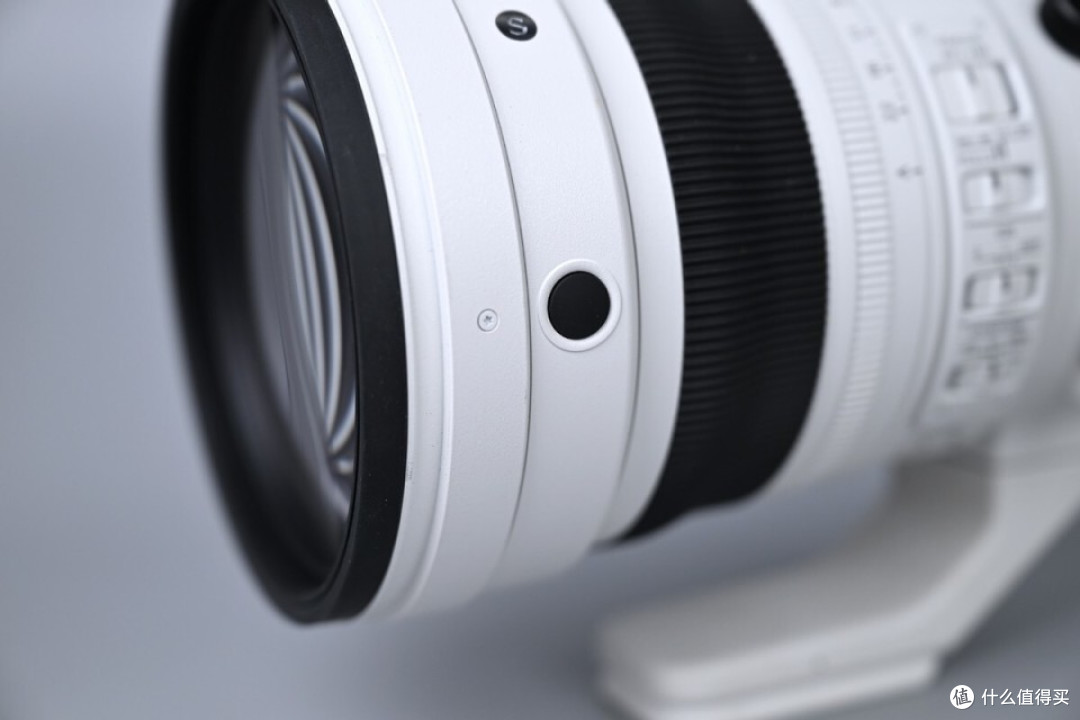 适马200mm F2 DG OS：大光圈长焦镜头的全能王者