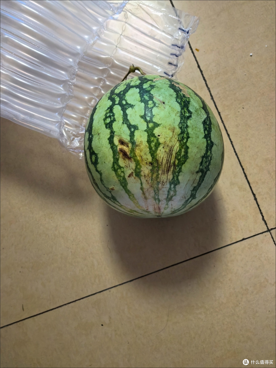夏日清凉美食大赏:冰镇西瓜、凉皮、冰淇淋,哪款是你的心头好?