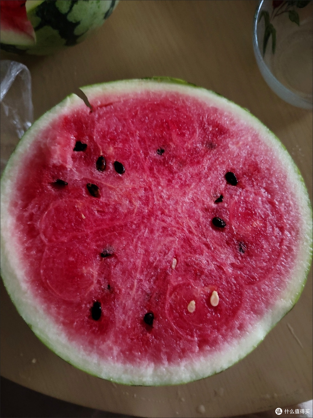 夏日清凉美食大赏:冰镇西瓜、凉皮、冰淇淋,哪款是你的心头好?