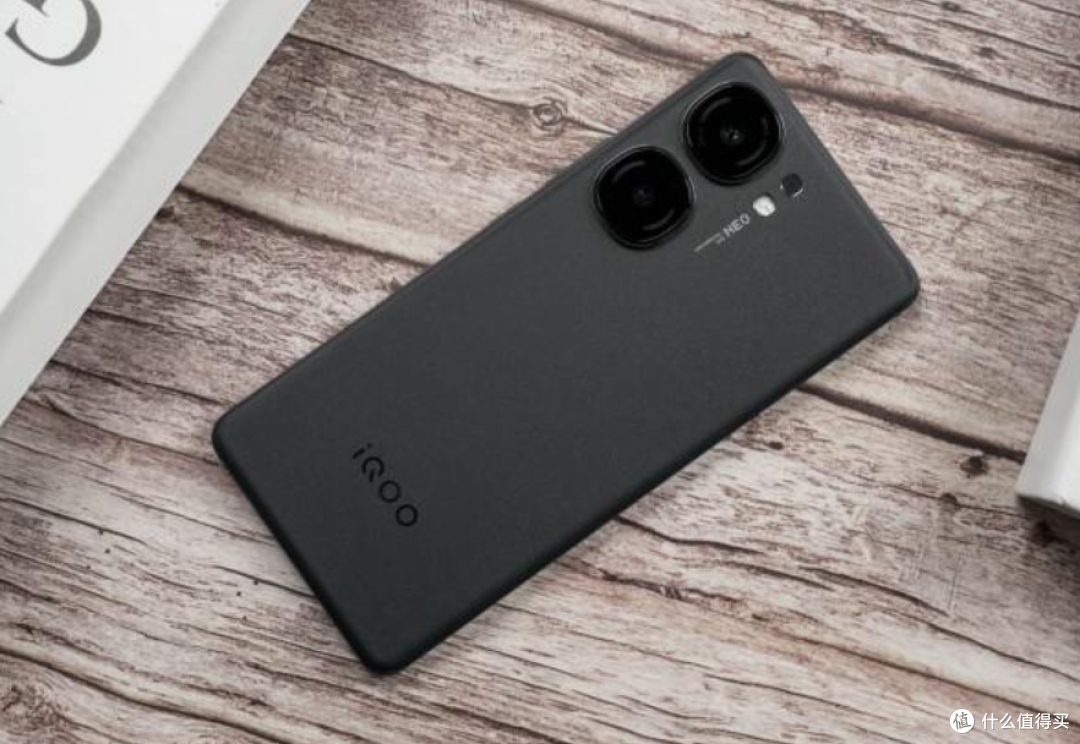 vivo用力过猛,16GB+512GB暴跌1745元,120W+骁龙8Gen3+8T屏