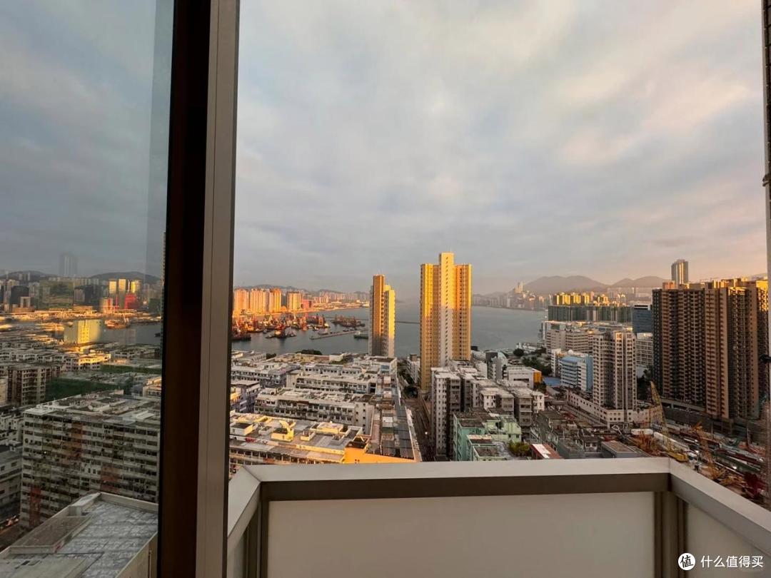 香港一夫妻火了,工作十年,攒下26㎡小屋,竟有3室2厅,必须晒晒
