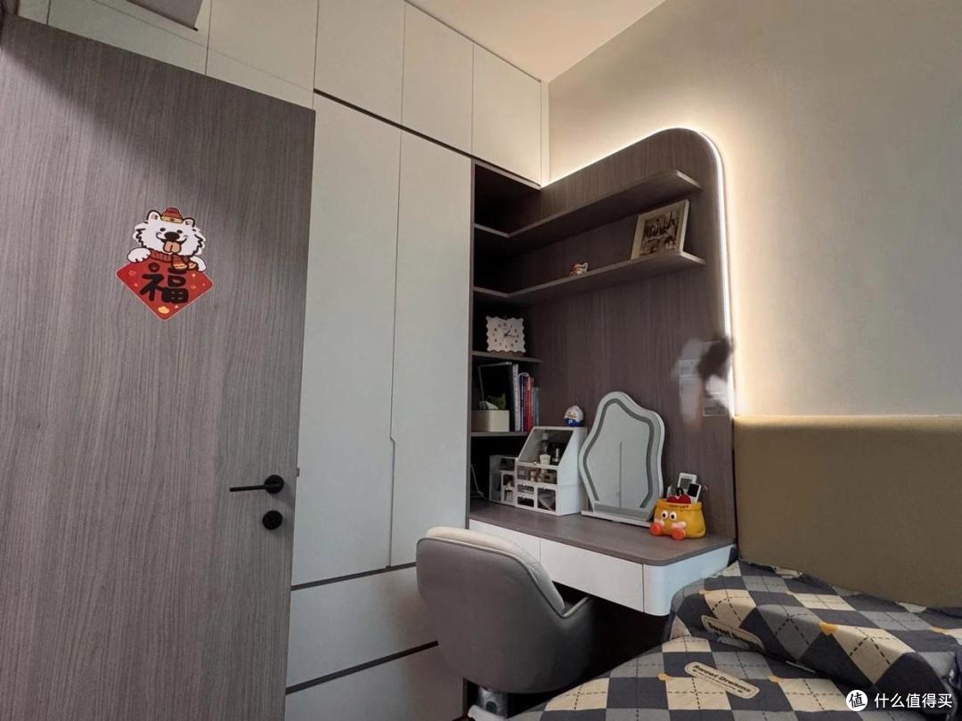 香港一夫妻火了,工作十年,攒下26㎡小屋,竟有3室2厅,必须晒晒