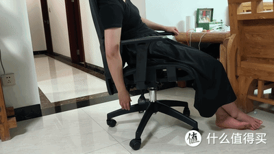 用了一整个月后,我终于懂了什么叫真正舒服的人体工学椅