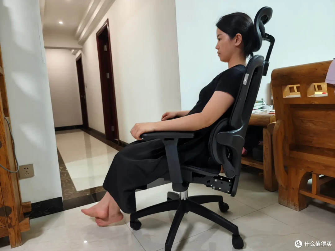 用了一整个月后,我终于懂了什么叫真正舒服的人体工学椅