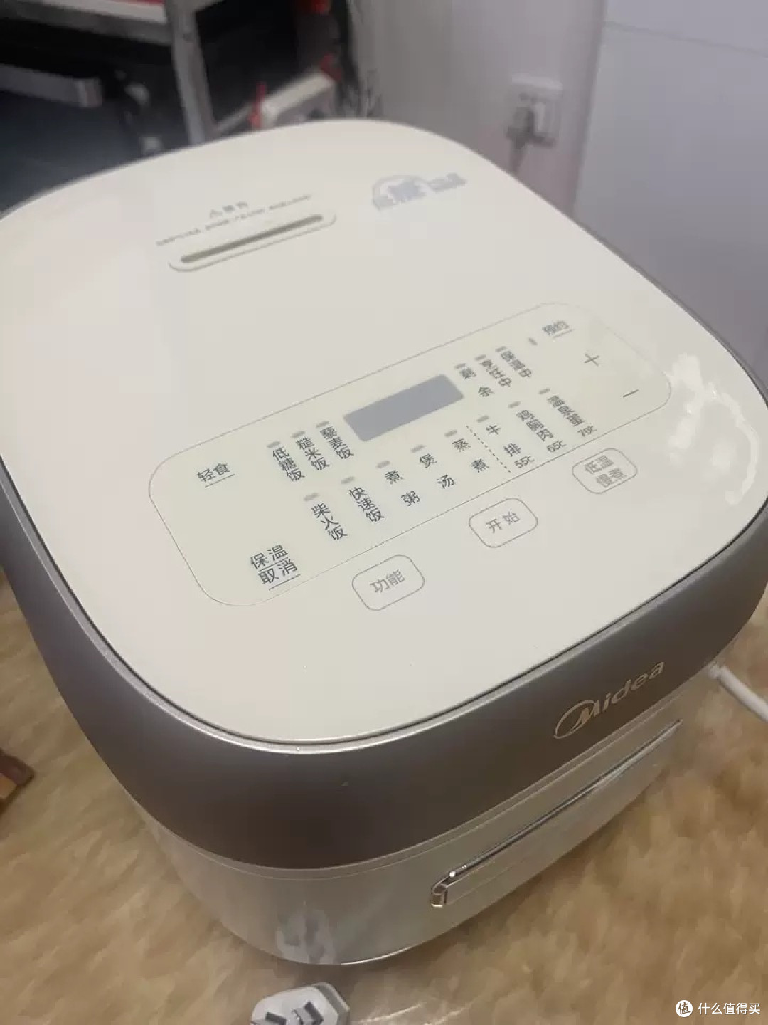 美的电饭煲选购指南:容量与加热技术