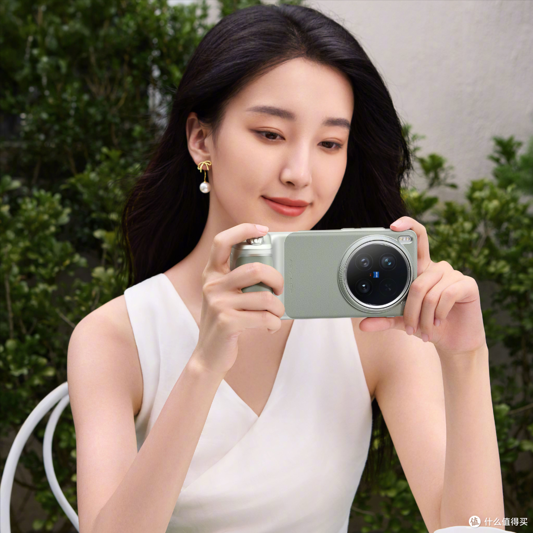 vivo X300系列曝光,6500毫安电池,提前小米16系列发布