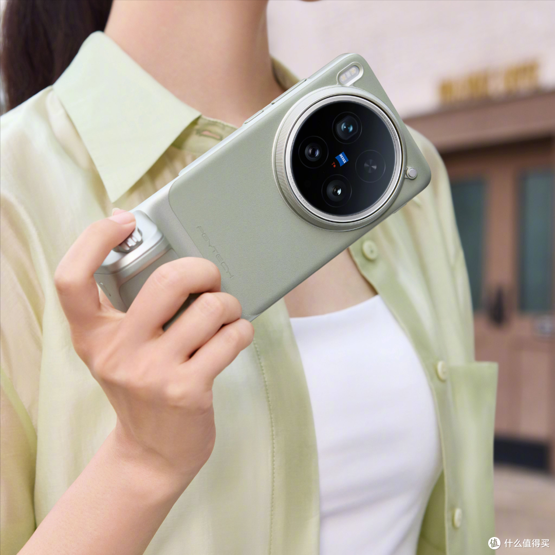 vivo X300系列曝光,6500毫安电池,提前小米16系列发布