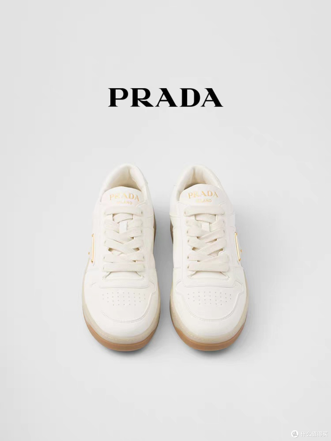 Prada女士运动鞋材质与设计解析