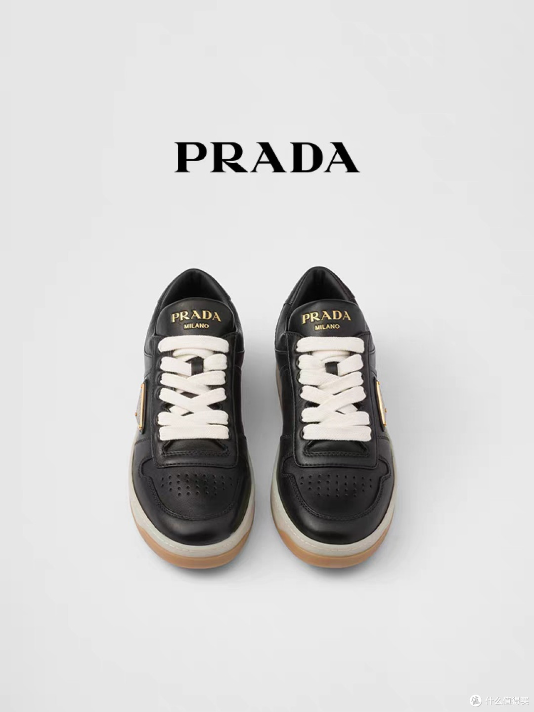 Prada女士运动鞋材质与设计解析
