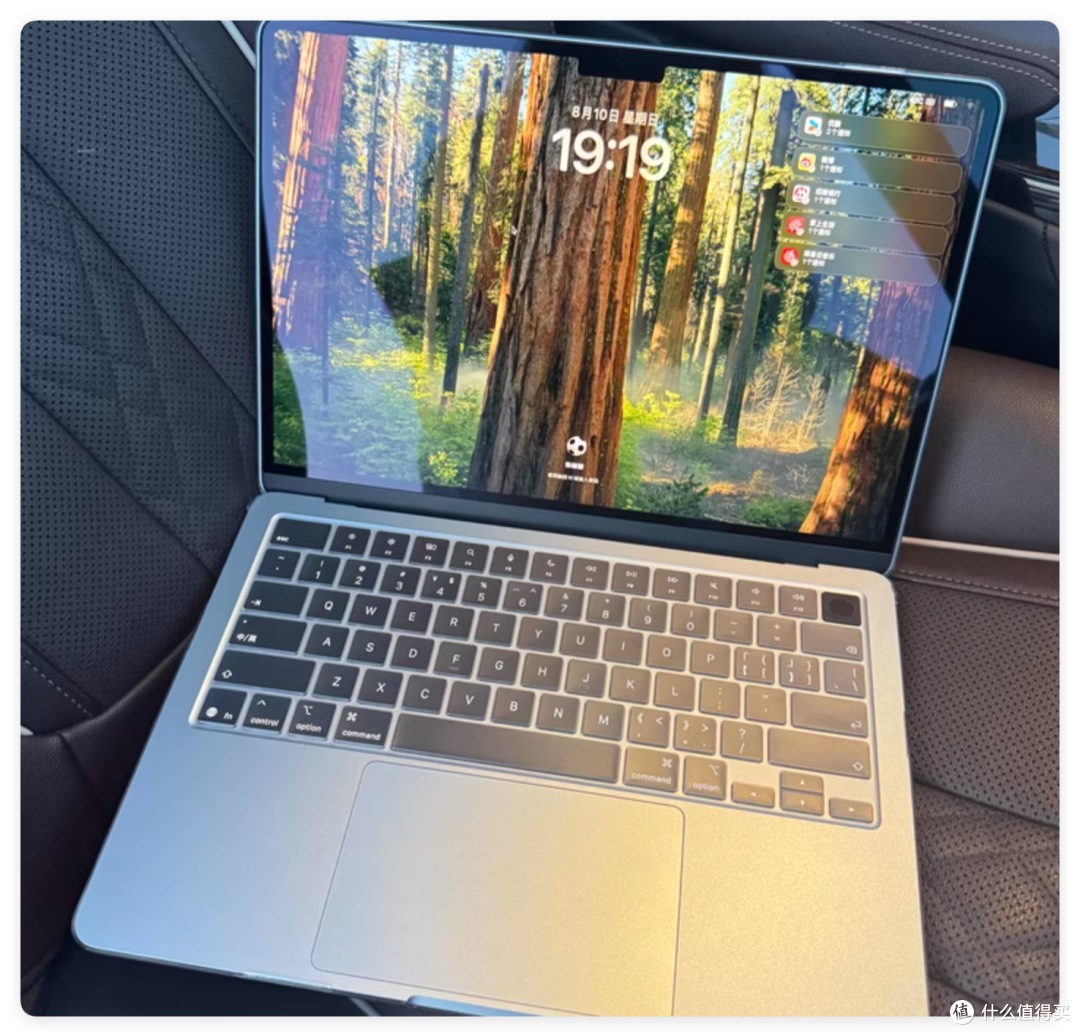 用了 Mac 电脑之后，最有用和最没用的配件分别是什么？