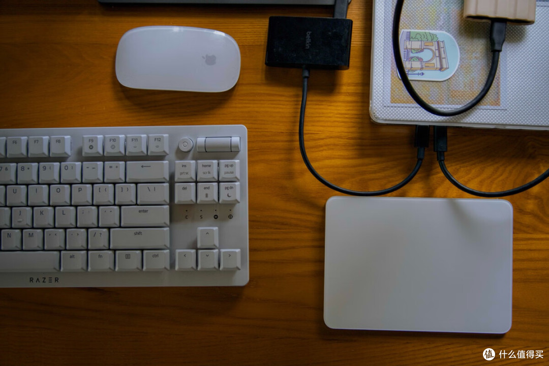 用了 Mac 电脑之后，最有用和最没用的配件分别是什么？