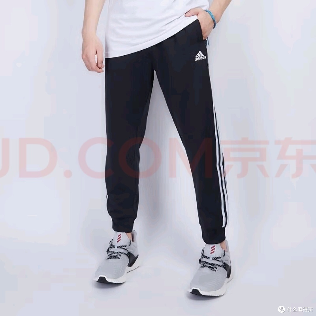 阿迪达斯休闲运动裤的多场景适配