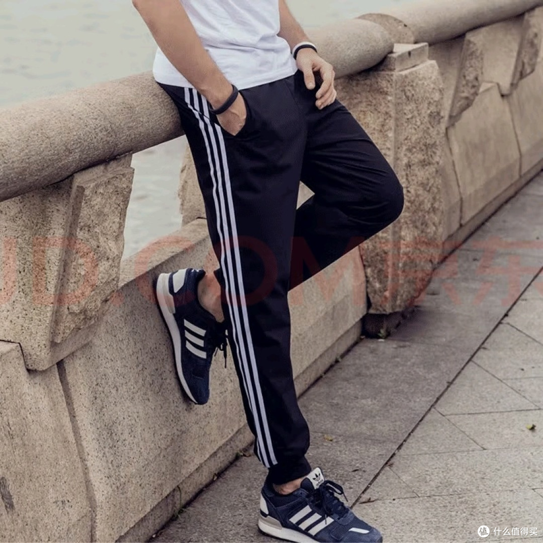 阿迪达斯休闲运动裤的多场景适配