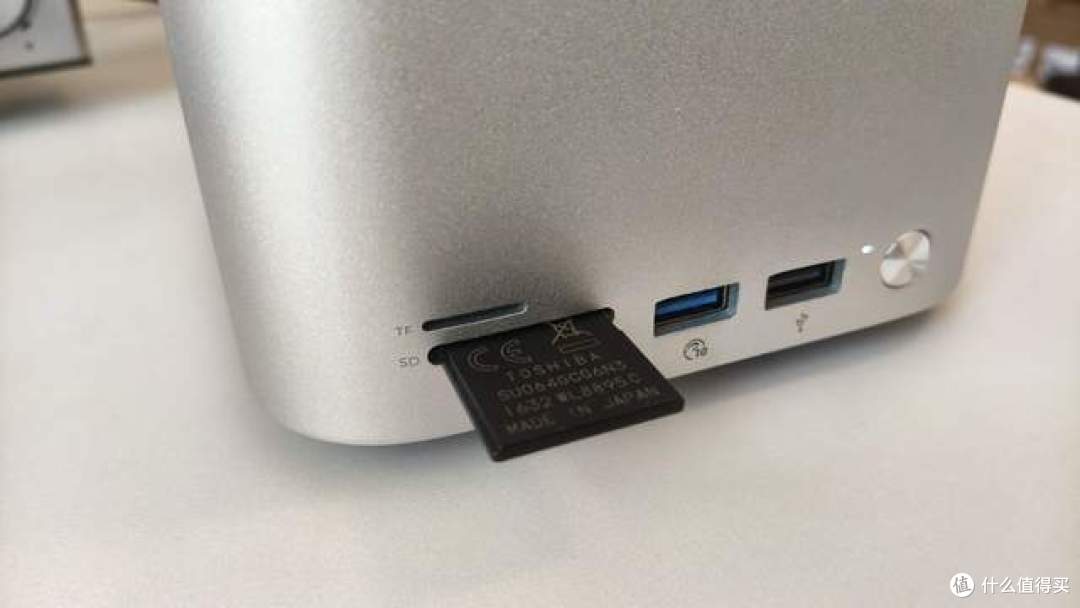 奥睿科(ORICO) MiniTower,造就Mac mini M4桌面混合新存储
