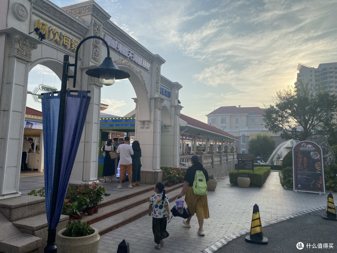 自助餐厅不要乱拿东西-青岛海景花园夏威夷露天海鲜烧烤