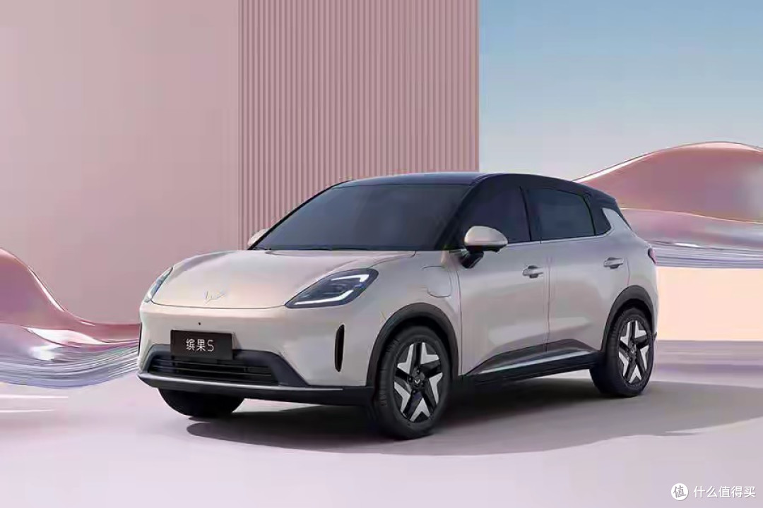 7 万级“小钢炮”来了！五菱缤果 S 首发：430 km 续航 + 1450 L 魔术尾箱