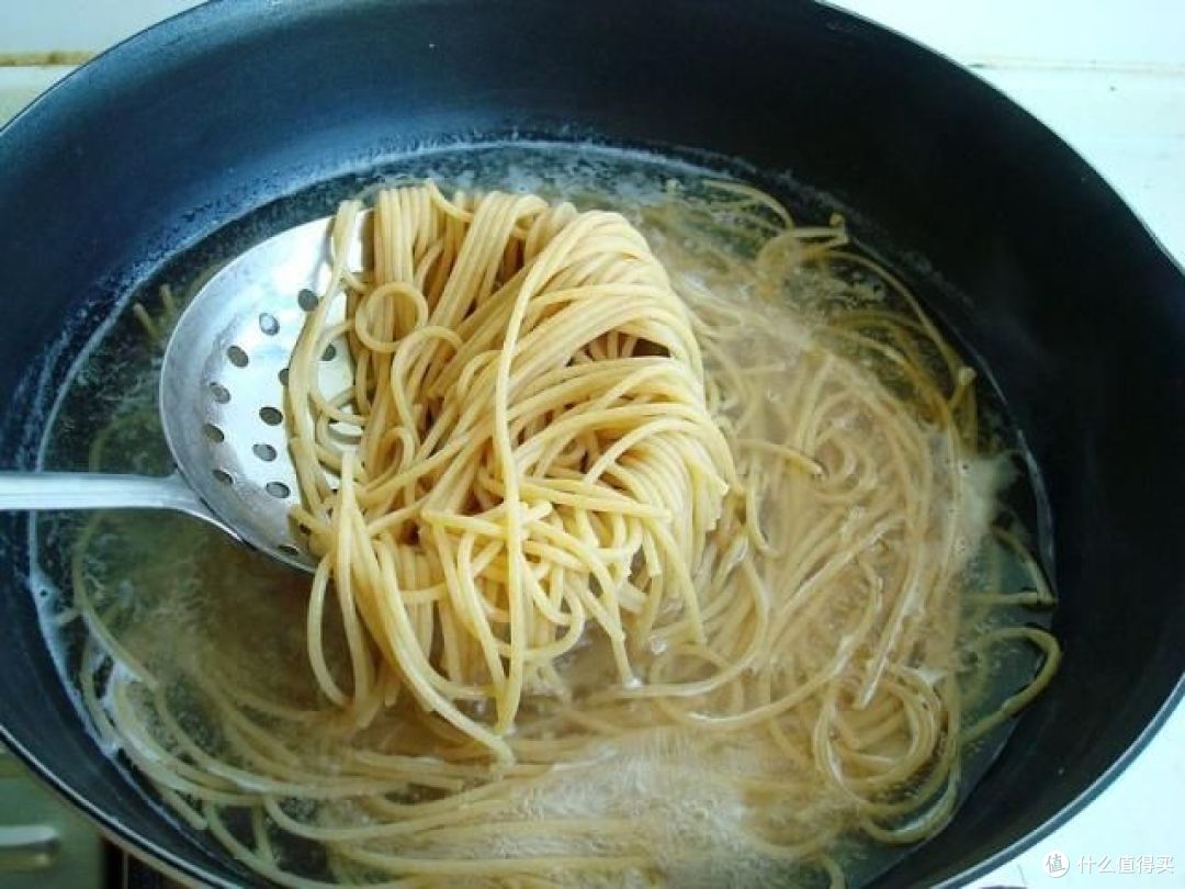 意面冷水下锅还是热水？答案让你想不到!
