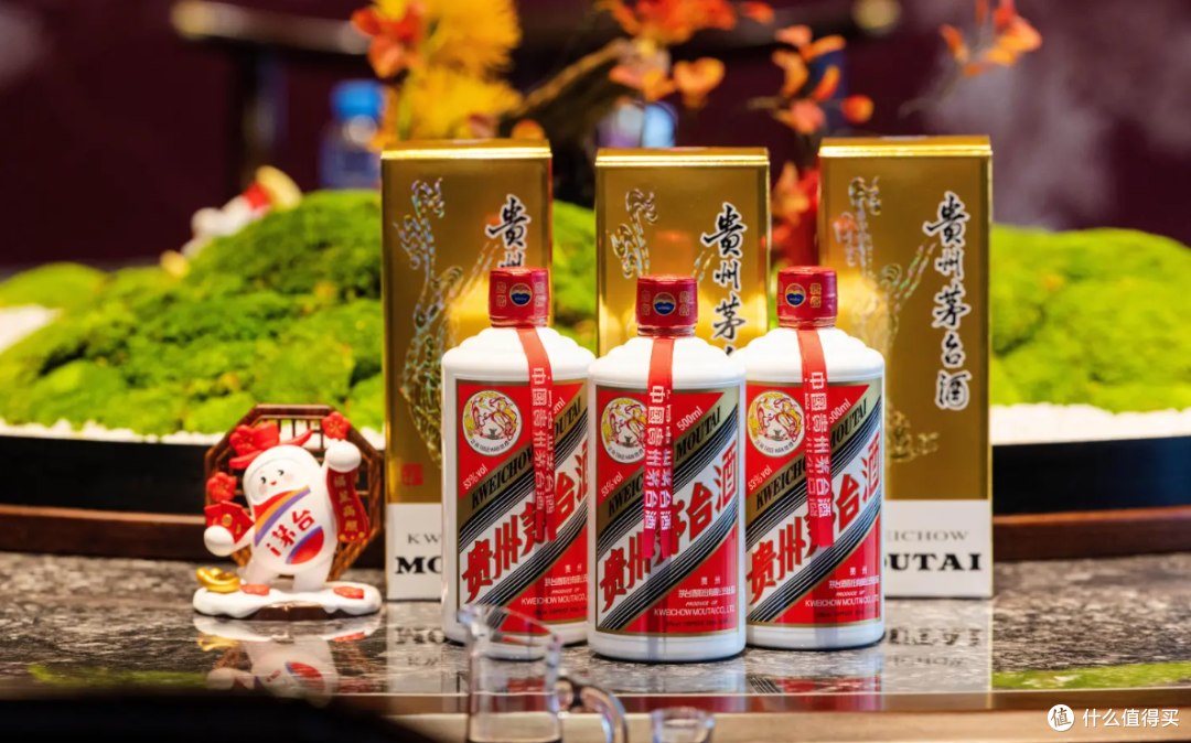 茅台崩了!最大的难题,是年轻人不会在小红书上晒茅台