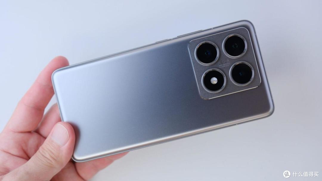 小屏不减配，6.3 英寸+6300mAh 大电池，小米 16 Pro全能无短板？