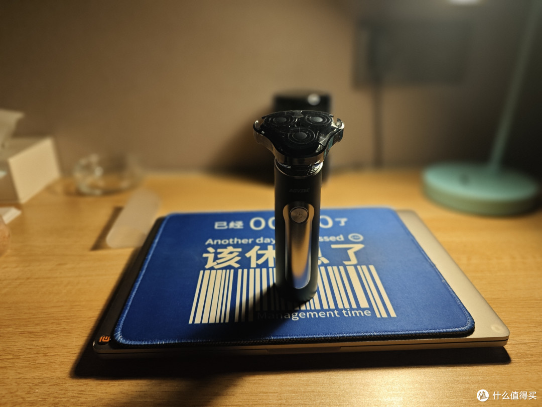 男人必备利器!高转速满分剃净度挑战千元级,未野MAX剃须刀评测