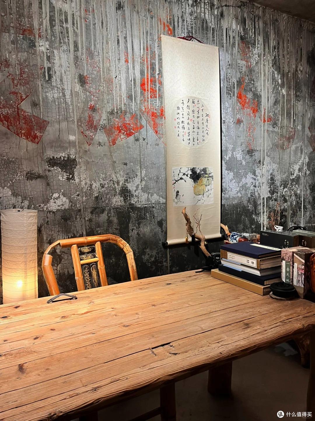 福建一男子,因“入住毛坯房”走红,仅一茶室就圈粉无数,真高级