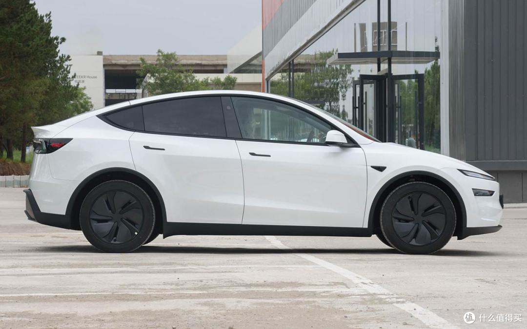 33.9 万的 Model Y L:升级的价值,你买单吗?